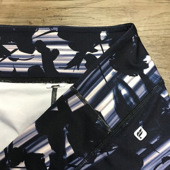 Fabletics Printed Powerhold Leggings Floral Sz XL - Picture 4 of 4
